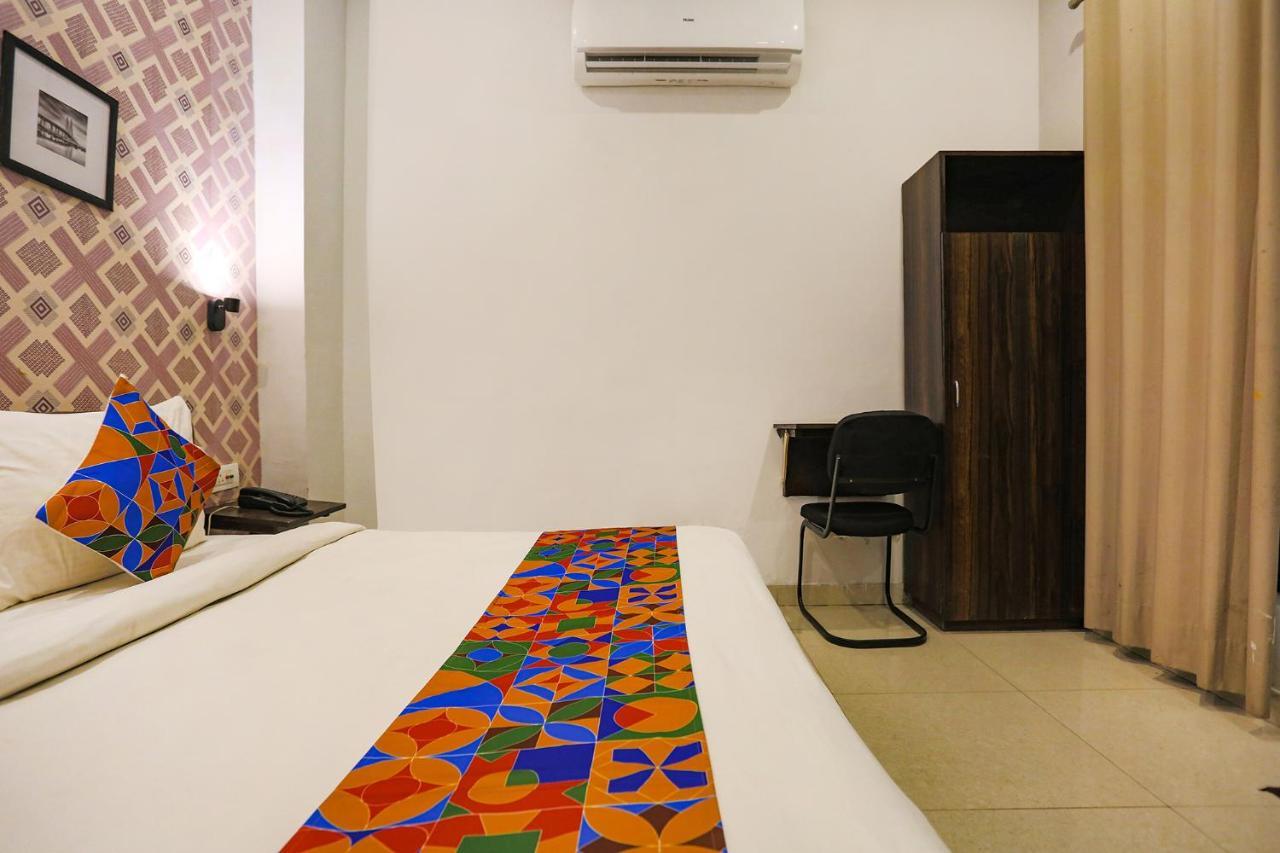 Fabhotel Novel Suites - Nr Yashobhoomi Convention Centre New Delhi Eksteriør bilde